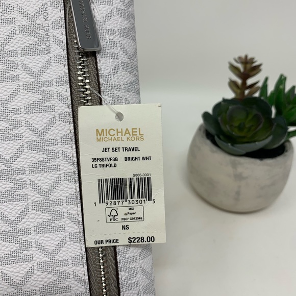 Michael Kors JST Large Trifold Wallet - Picture 6 of 8